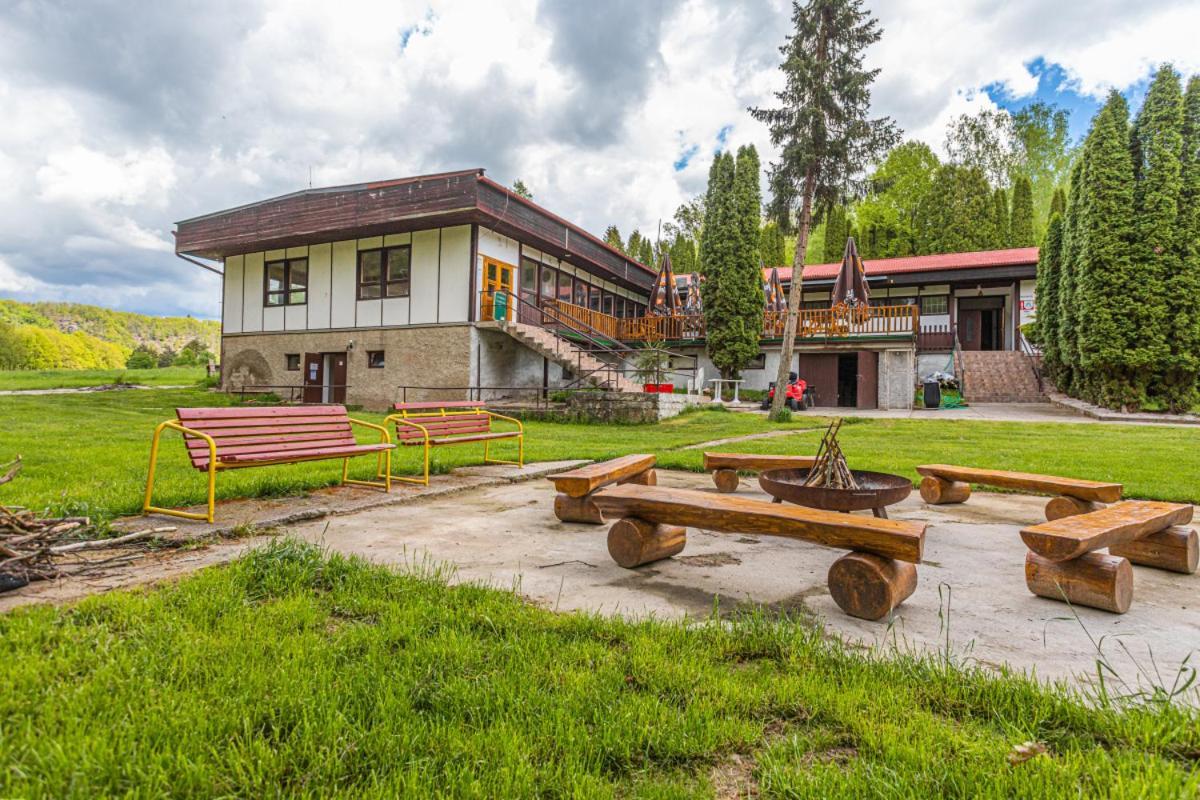 Kemp Andelska Laguna Slapy Nalzovice エクステリア 写真